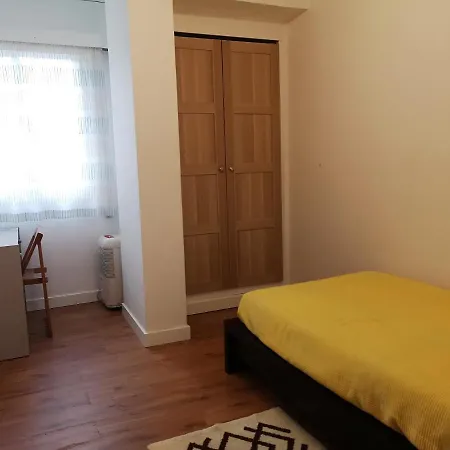 Piso Ronda Outeiro Apartment *